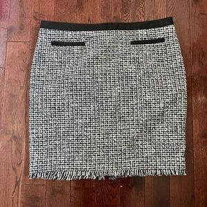 Olsen Europe black and white woven skirt - size 12